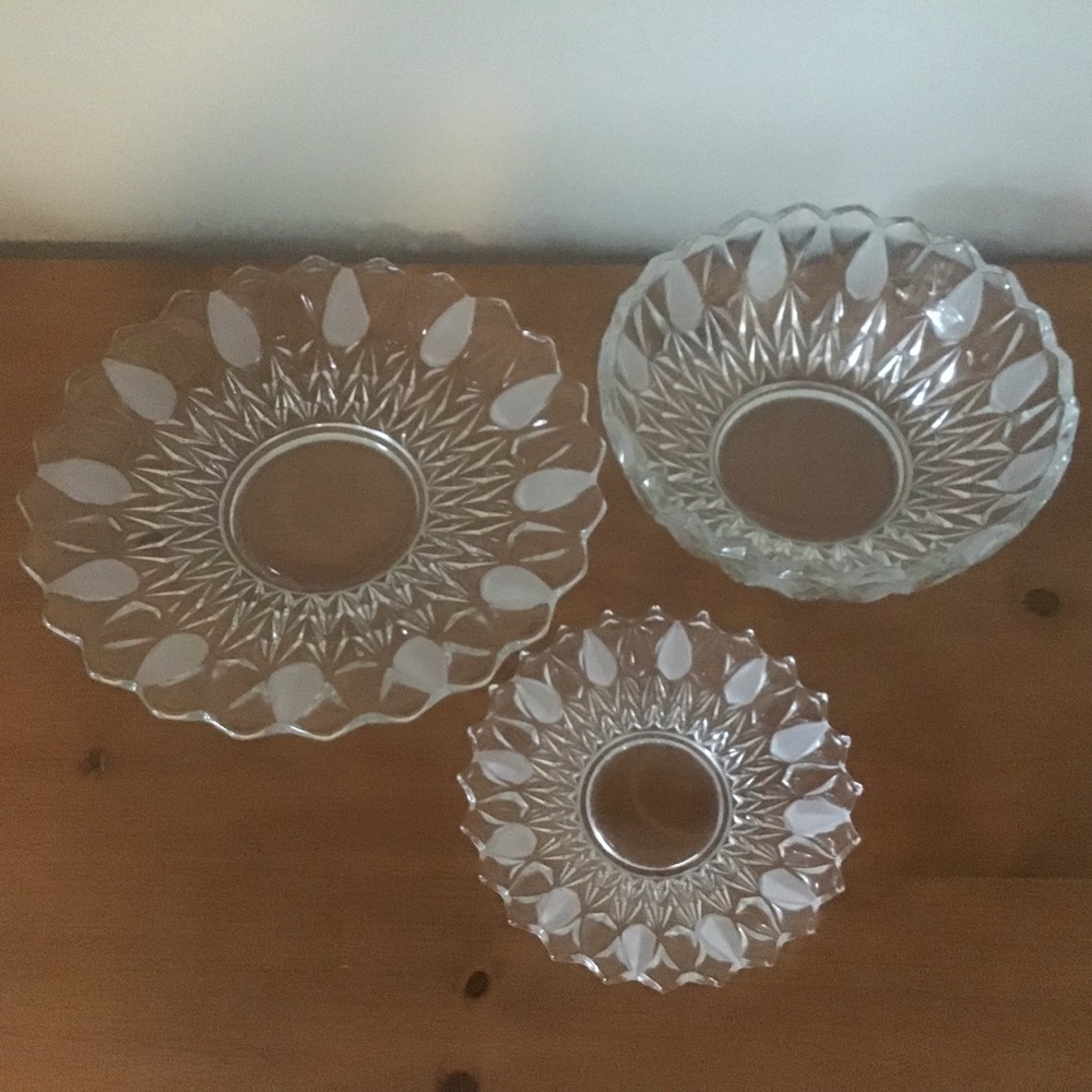 Vintage Cut Glass Crystal Serving Bowl and Saucer Set - Picture 5 of 5